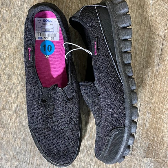 Sketchers Lightweight Slip Ons - Picture 4 of 6